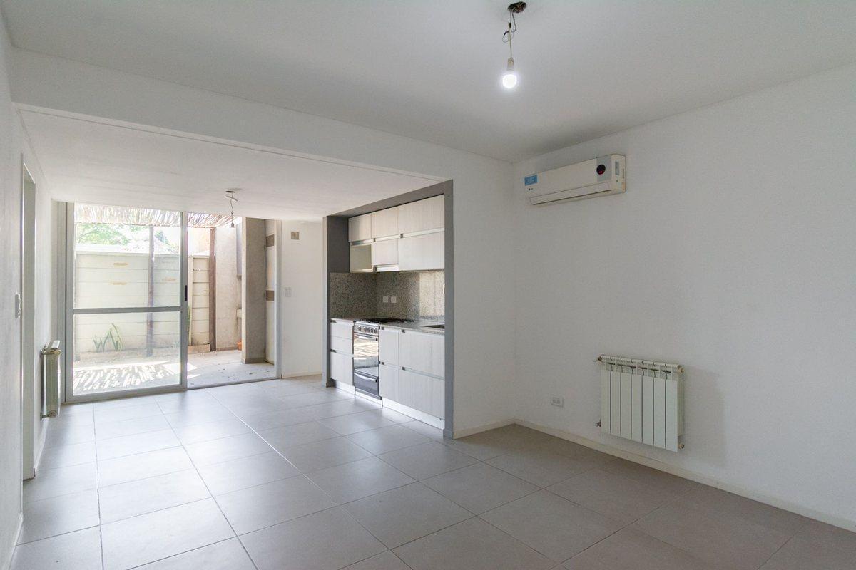 Foto de DEPARTAMENTO VENTA ITUZAINGO 3 AMB COCHERA CREDITO, imagen 3