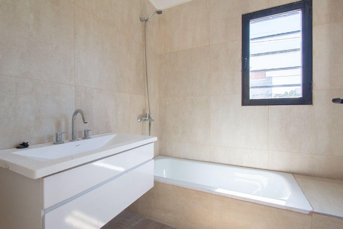 Foto de CASA PH VENTA MORON 4 AMBIENTES PERMUTA FINANCIA, imagen 1