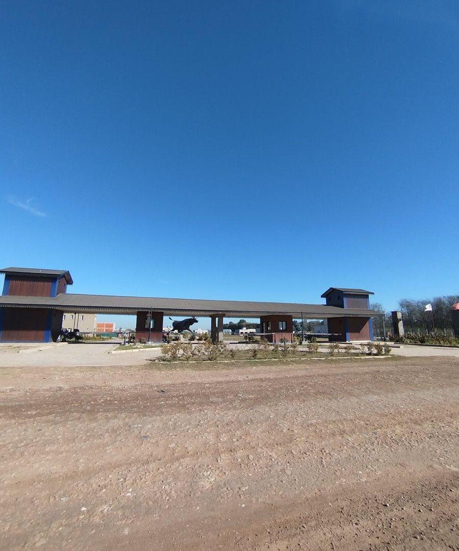 Foto de Venta Lote Terreno Barrio Cerrado San Fermin, imagen 4