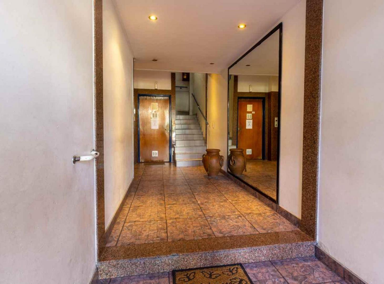 Foto de VENTA DEPARTAMENTO 3 AMBIENTES MORON -APTO CREDITO, imagen 2