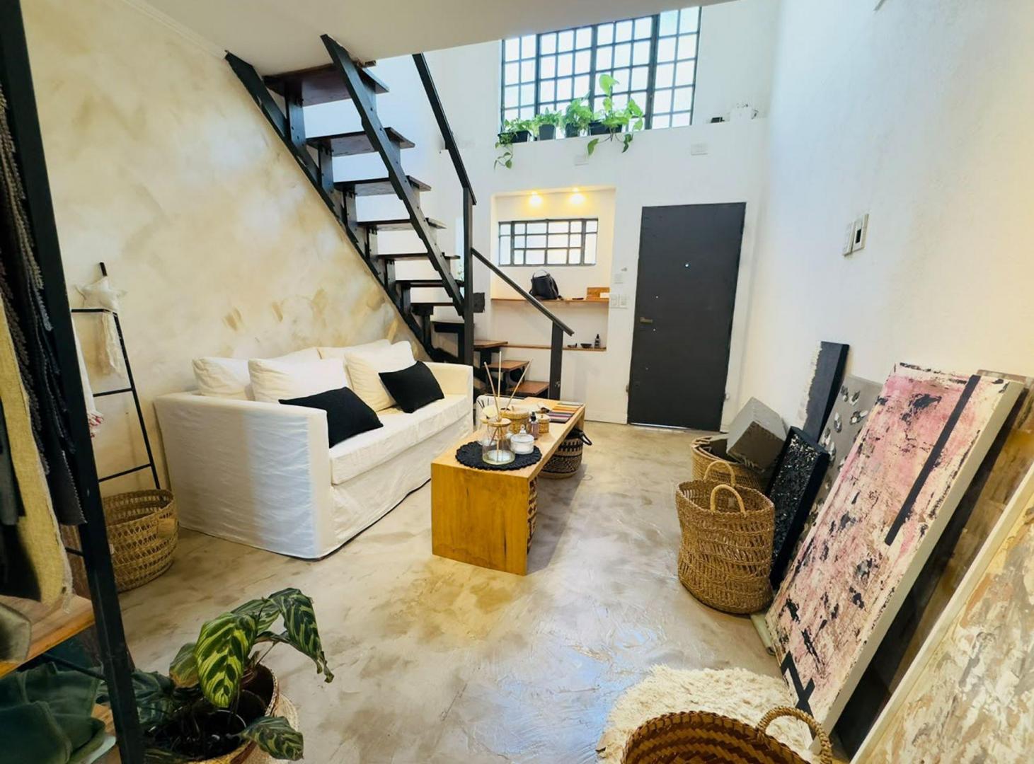 Foto de VENTA OFICINA/DEPARTAMENTO DUPLEX CASTELAR NORTE, imagen 1