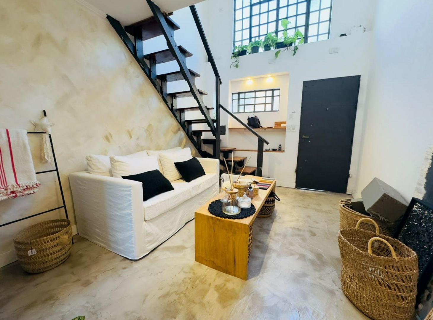 Foto de VENTA OFICINA/DEPARTAMENTO DUPLEX CASTELAR NORTE, imagen 5