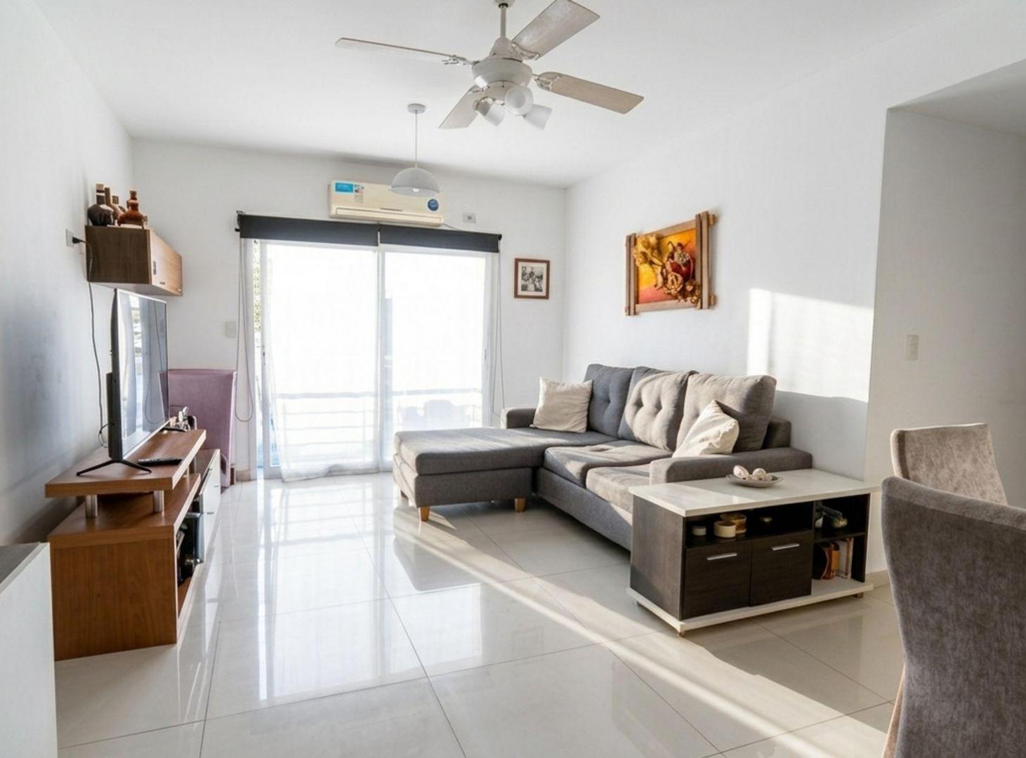 Foto de VENTA DEPARTAMENTO 3 AMBIENTES HAEDO CON COCHERA, imagen 1