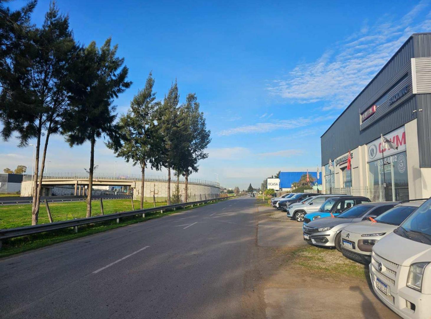 Foto de alquiler Local Comercial para Concesionaria 1600m2, imagen 1