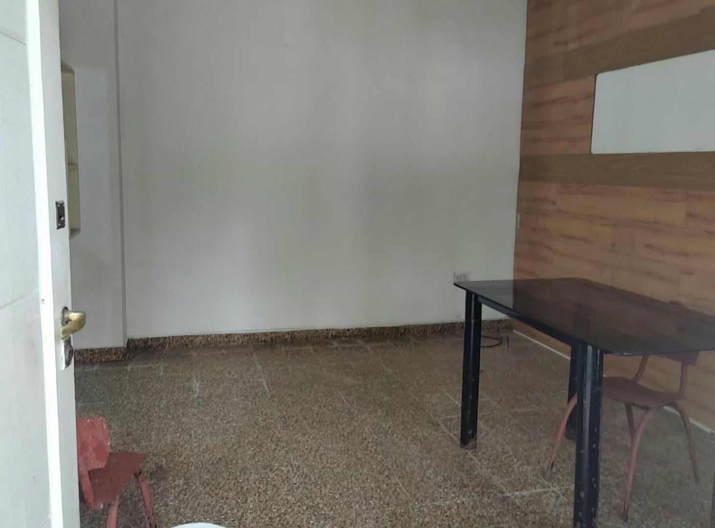 Foto de VENTA CASA PH 3 AMBIENTES MORON - TERRAZA PROPIA, imagen 2