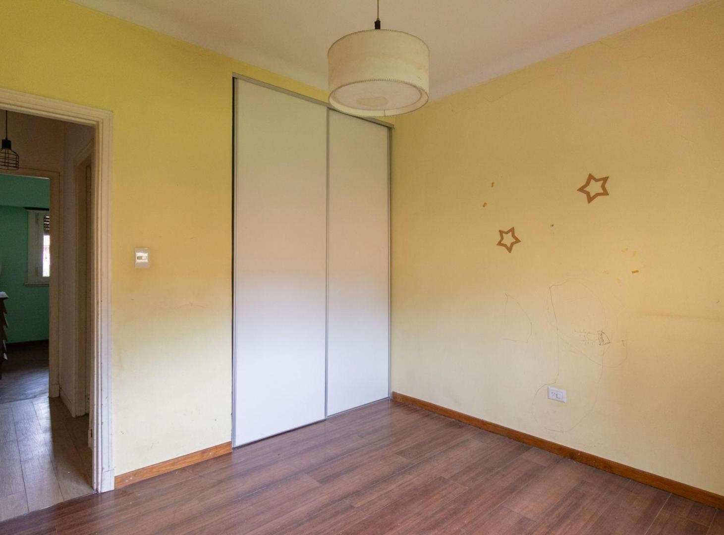 Foto de CASA EN VENTA CON COCHERA Y JARDIN. CASTELAR, imagen 4