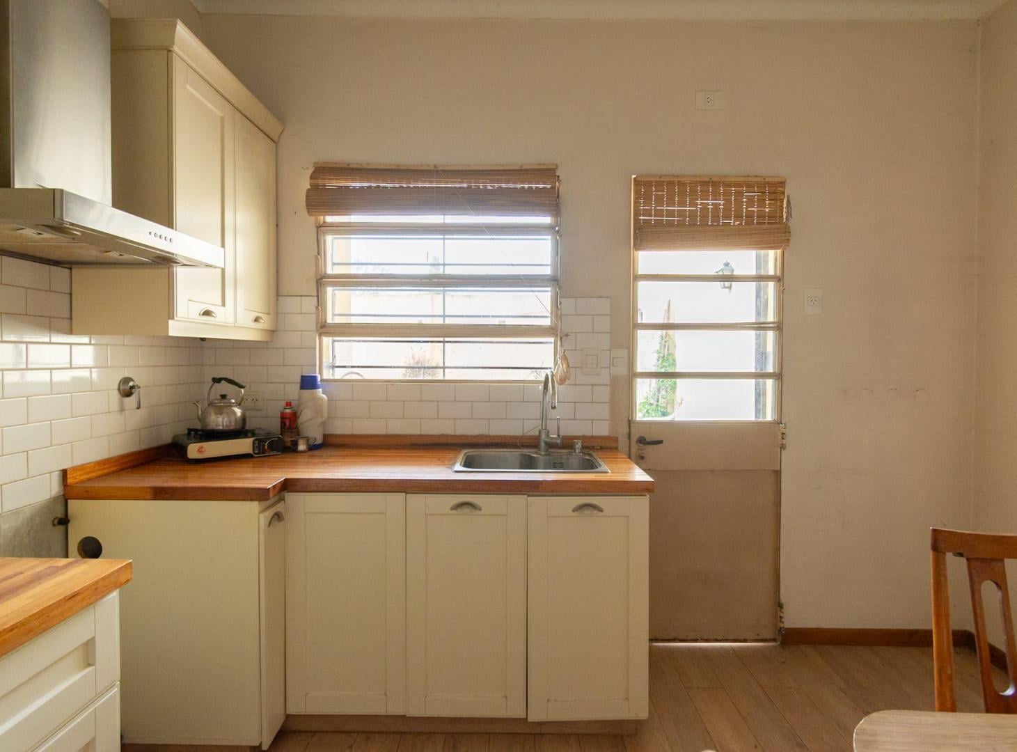 Foto de CASA EN VENTA CON COCHERA Y JARDIN. CASTELAR, imagen 3