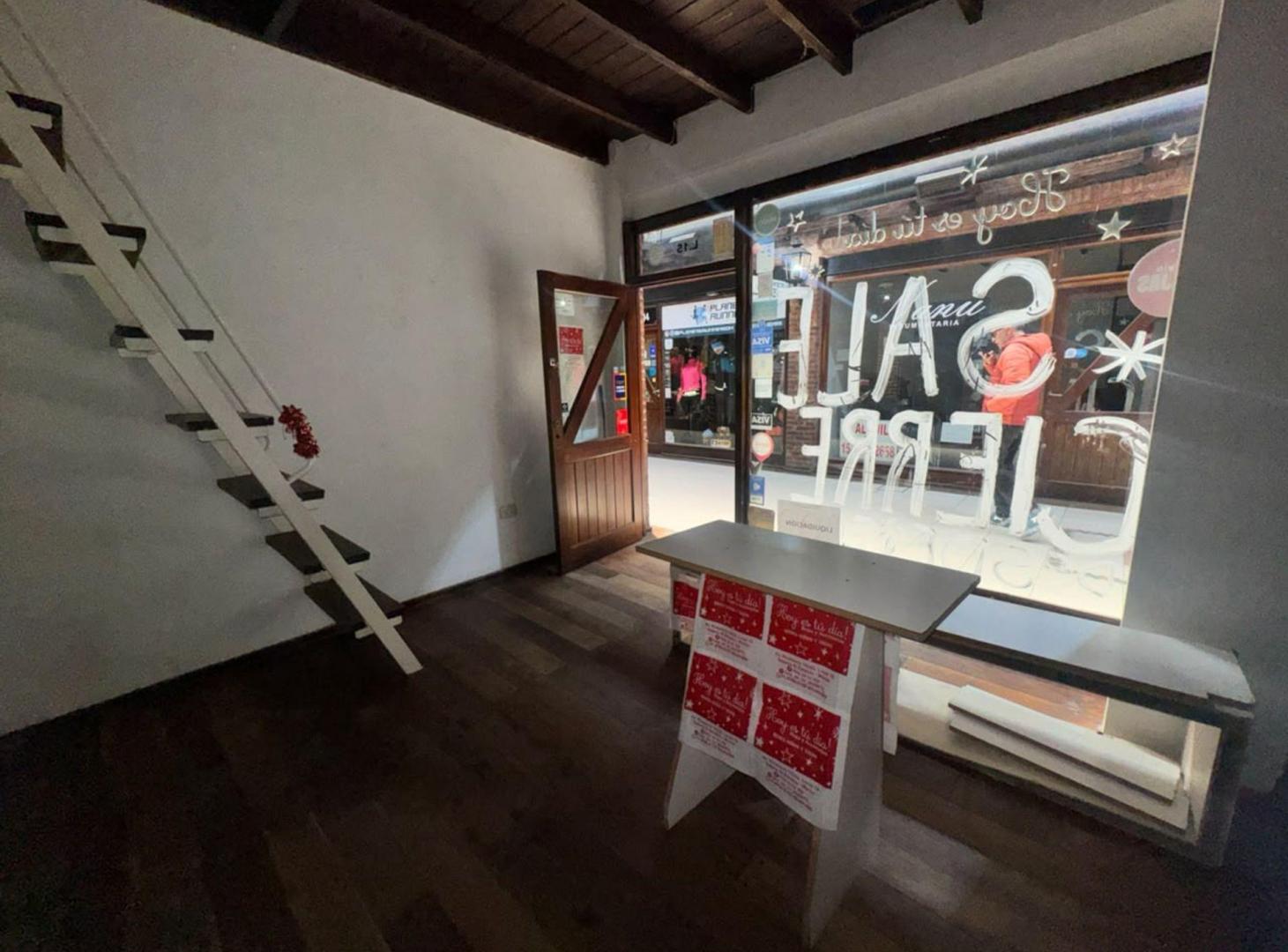 Foto de ALQUILER LOCAL COMERCIAL. GALERIA EL ESTABLO MORON, imagen 1