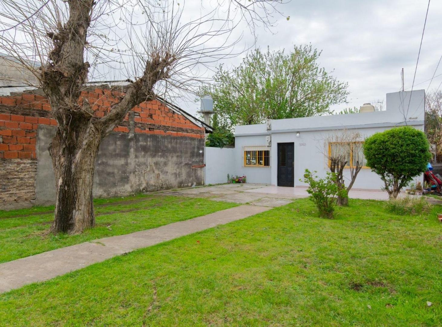 Foto de VENTA CASA 3 AMBIENTES, CASTELAR SUR, imagen 2