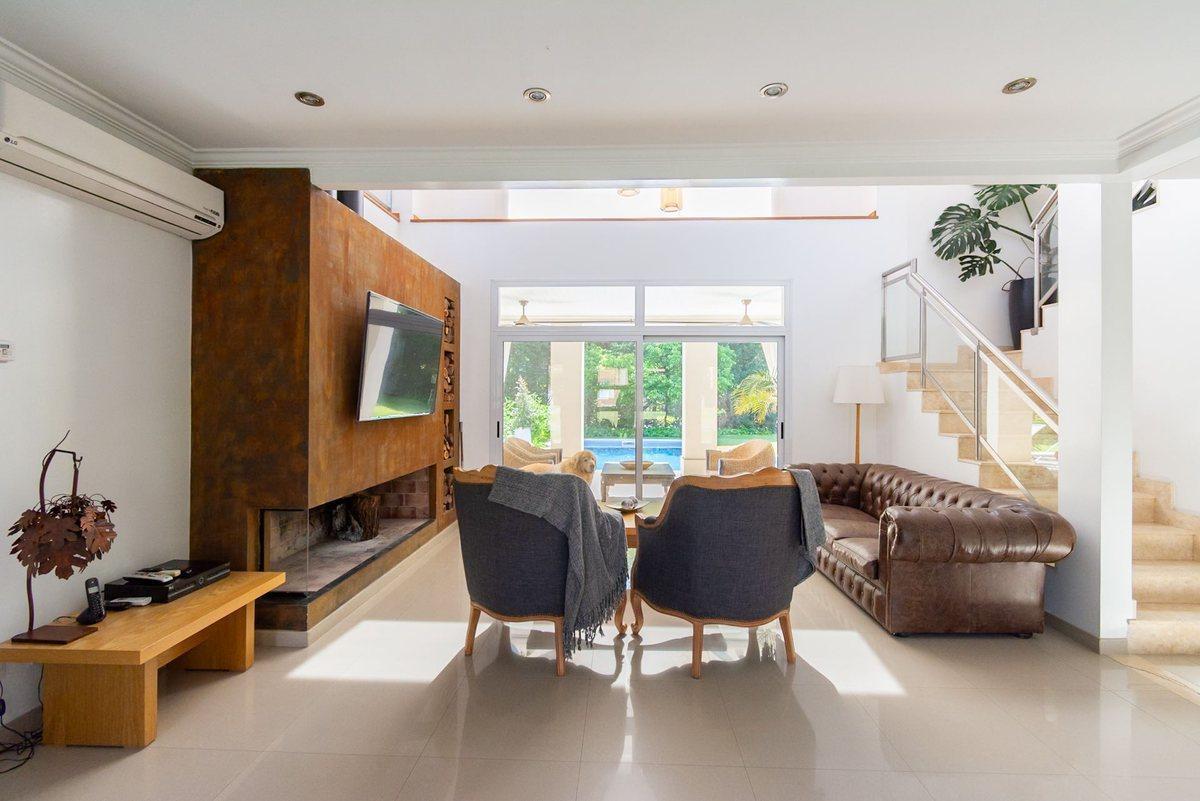 Foto de Venta casa cinco ambientes El Casco de Leloir, imagen 3