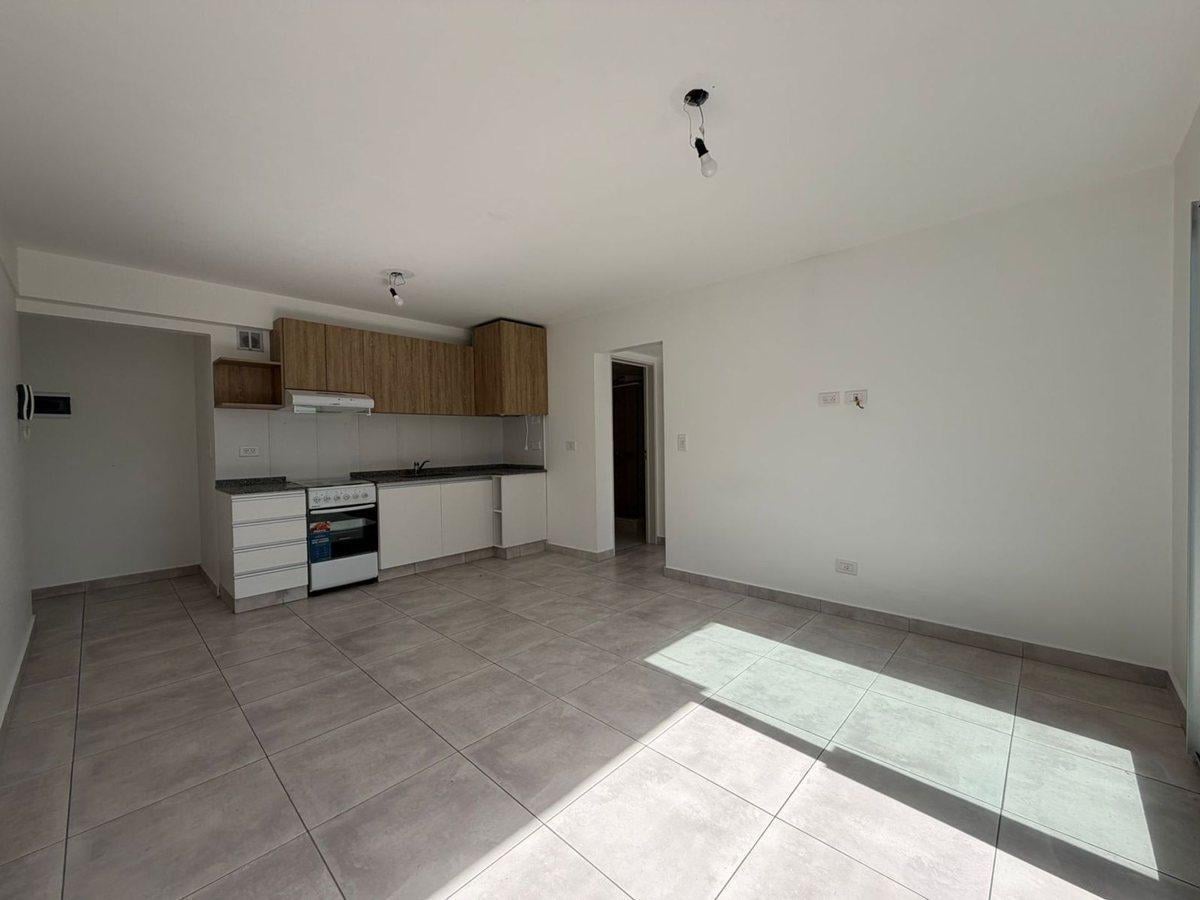 Foto de ALQUILER DEPARTAMENTO DOS AMBIENTES MORON COCHERA, imagen 1