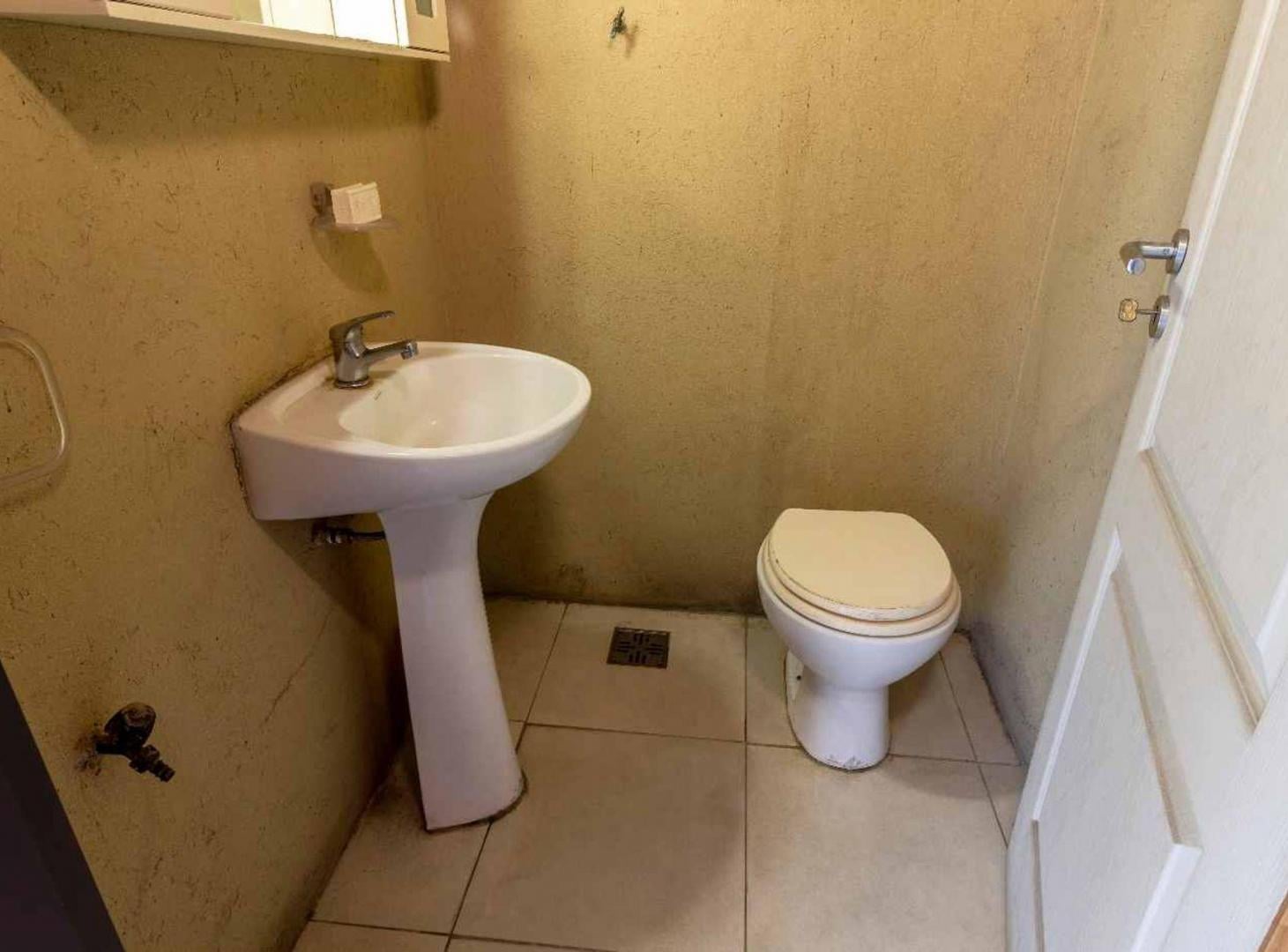Foto de VENTA CASA PH 2 AMB ITUZAINGO CON LOCAL Y COCHERA, imagen 3
