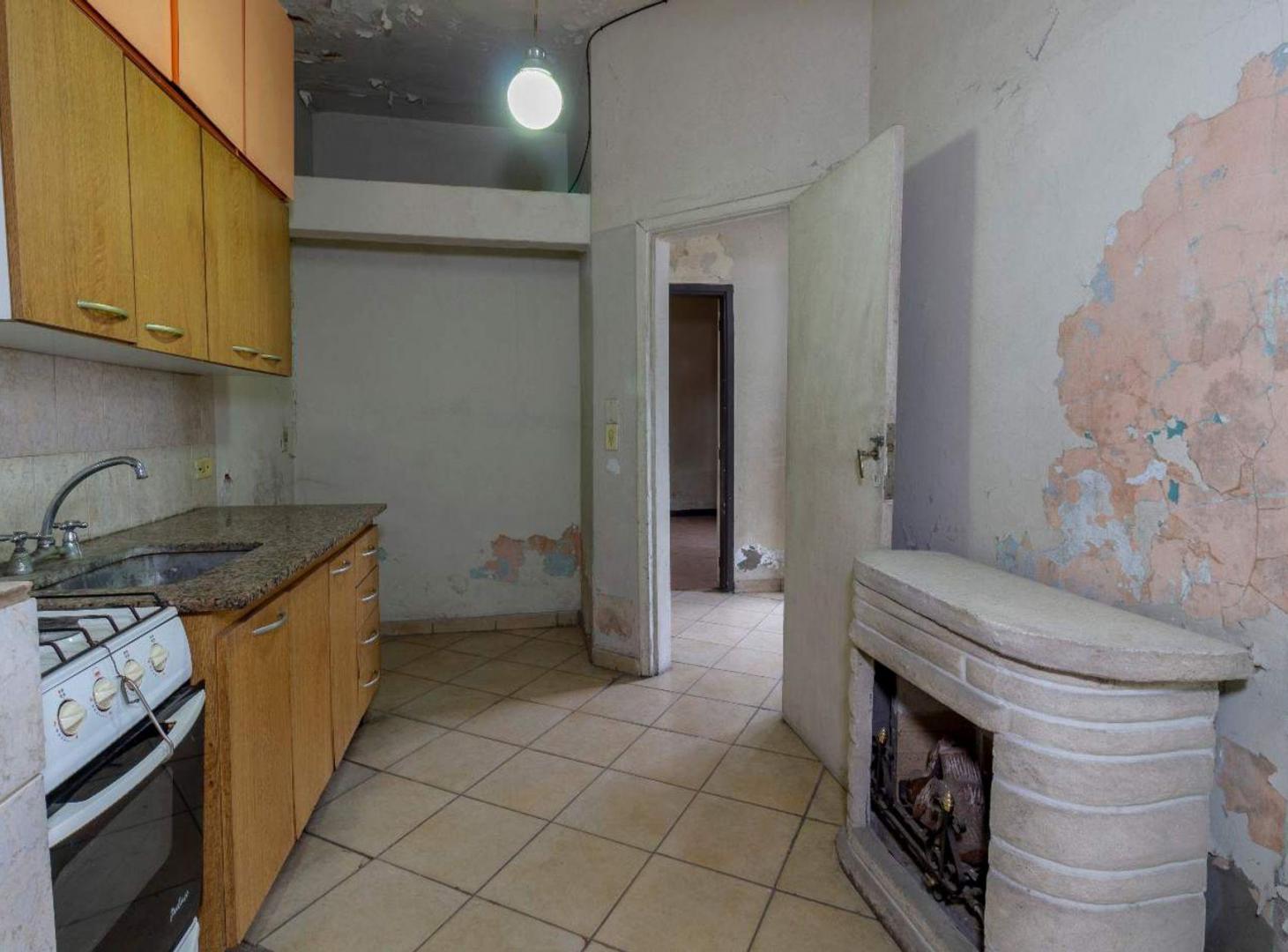 Foto de VENTA CASA PH 2 AMB ITUZAINGO CON LOCAL Y COCHERA, imagen 2