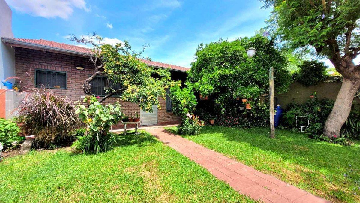 Foto de VENTA CASA 5 AMBIENTES GRAN PARQUE CASTELAR NORTE, imagen 3