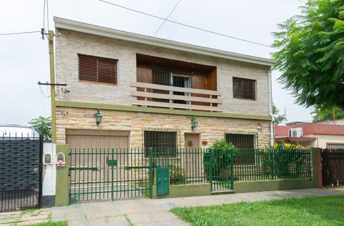 Foto de VENTA CASA 5 AMBIENTES GRAN PARQUE CASTELAR NORTE, imagen 1