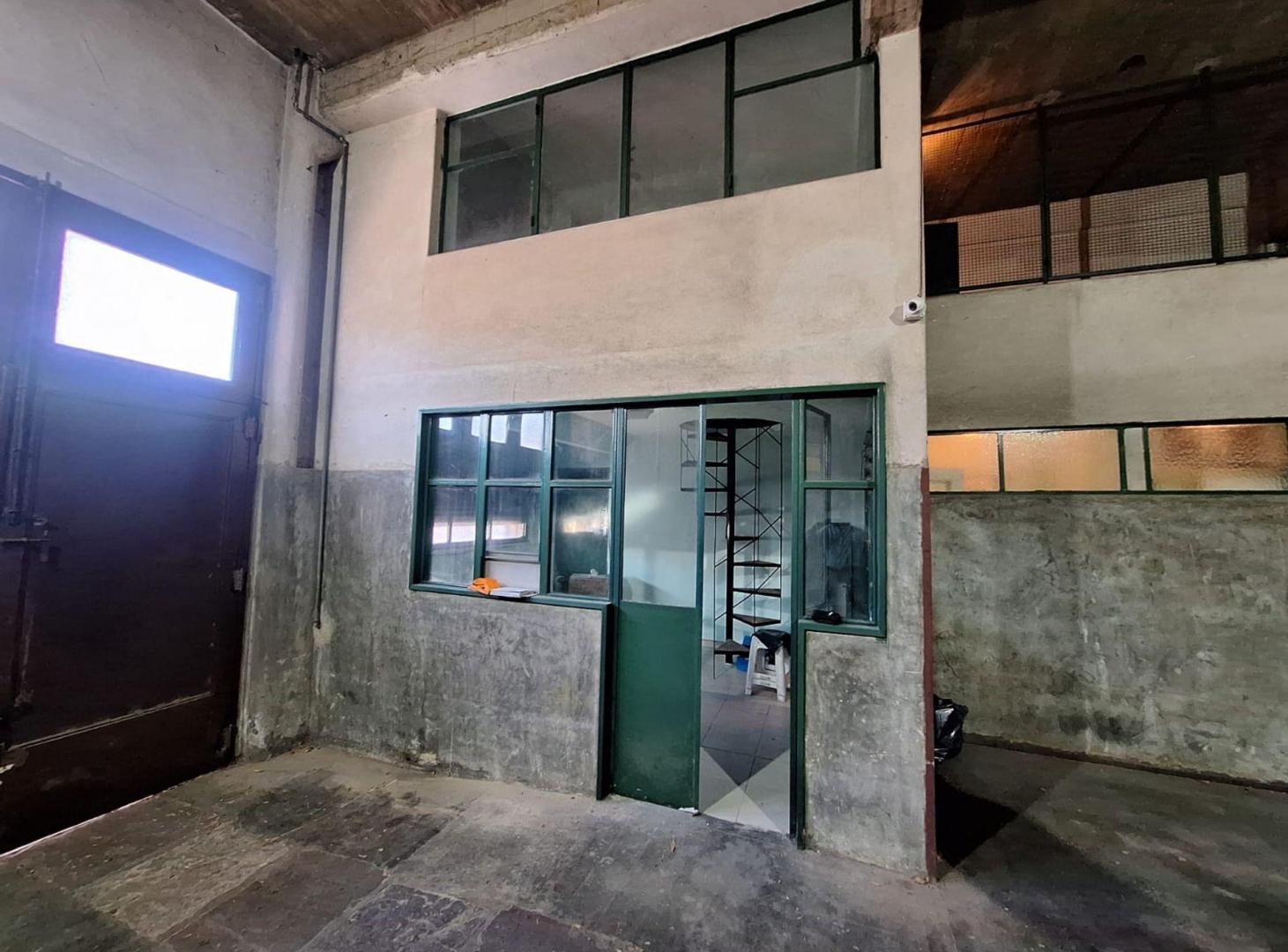 Foto de Alquiler Galpon 440 mts Villa del Parque, imagen 1