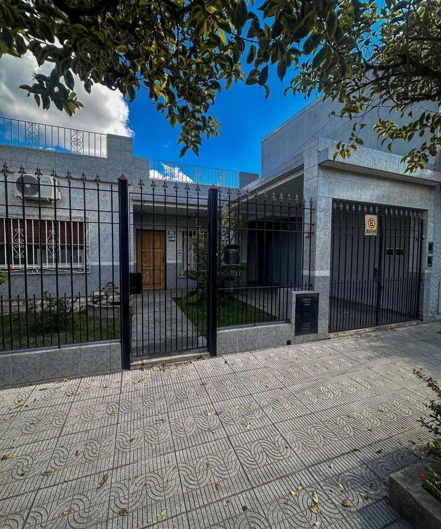 Foto de VENTA CASA PH DEPTO 3 AMBIENTES EN SAN JUSTO, imagen 1