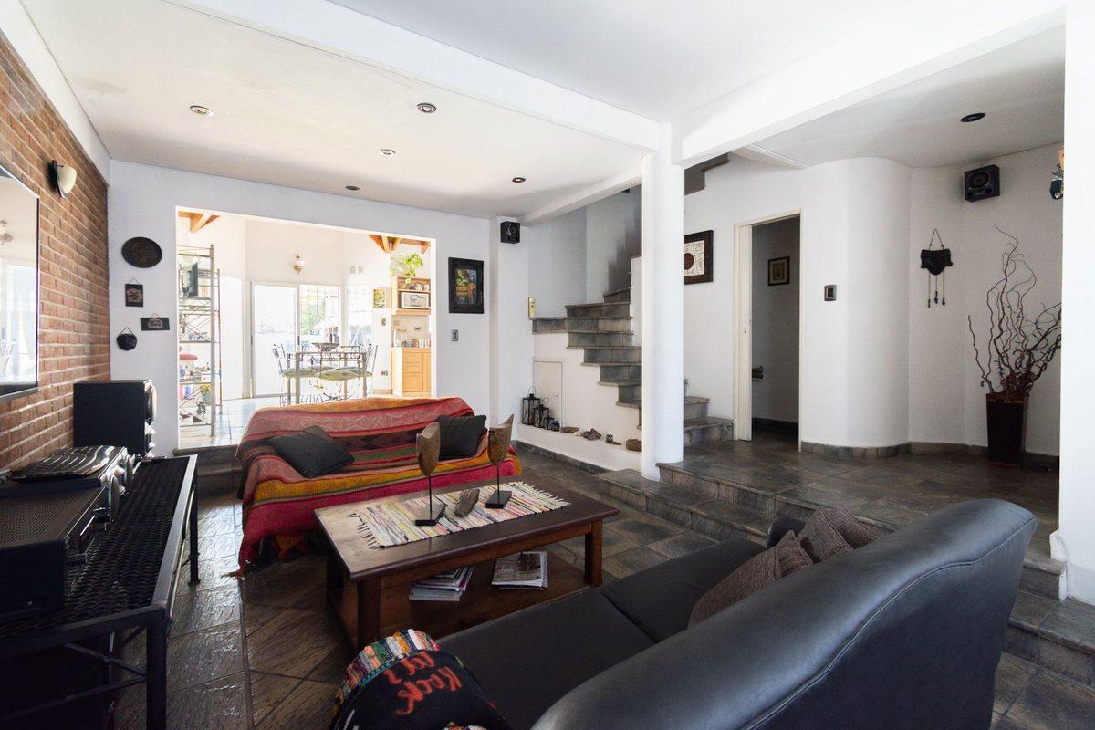 Foto de CASA 4 AMBIENTES ITUZAINGO CON PARQUE Y PILETA, imagen 3