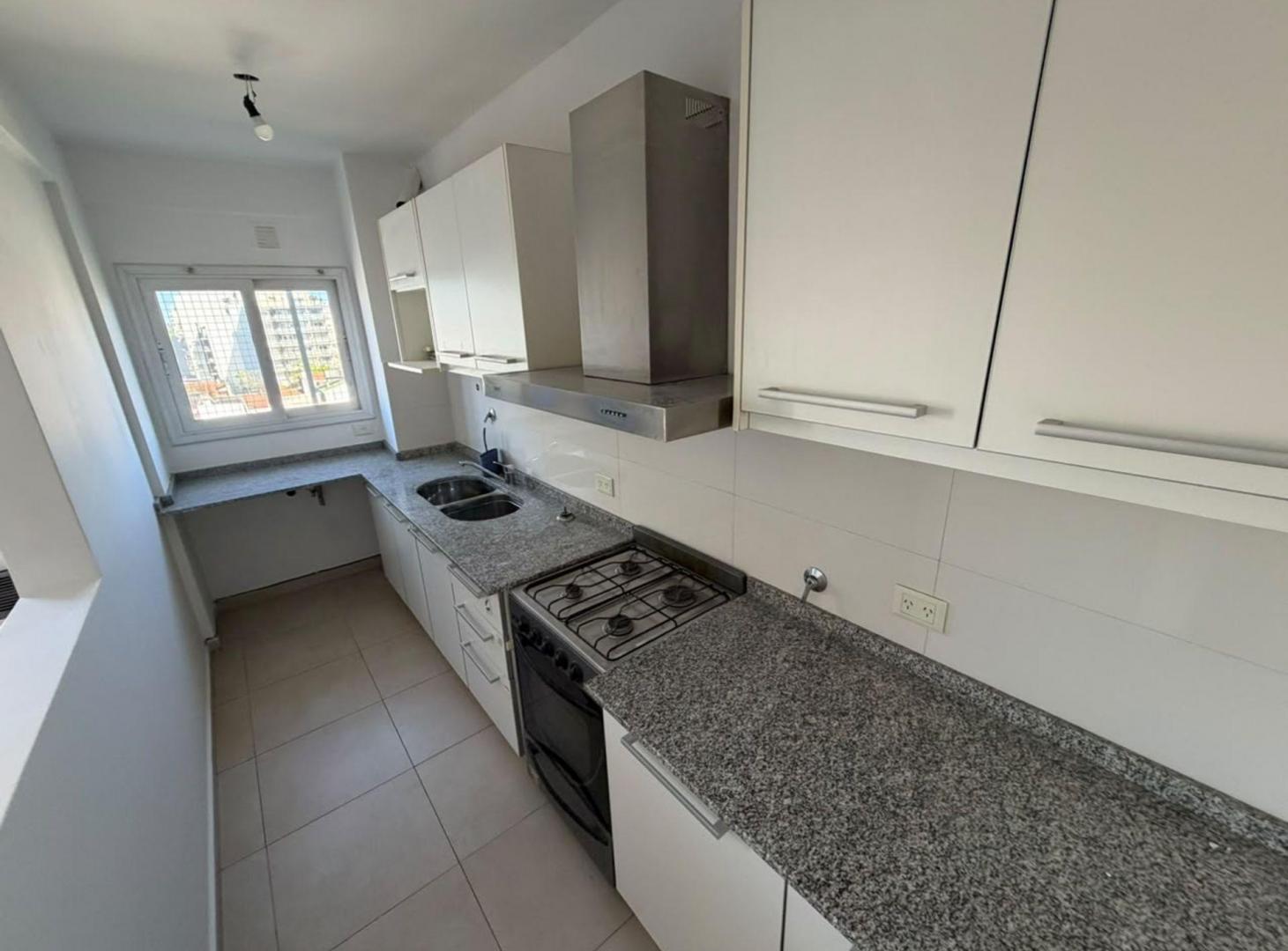 Foto de VENTA DEPARTAMENTO CUATRO AMBIENTES COCHERA MORON, imagen 3