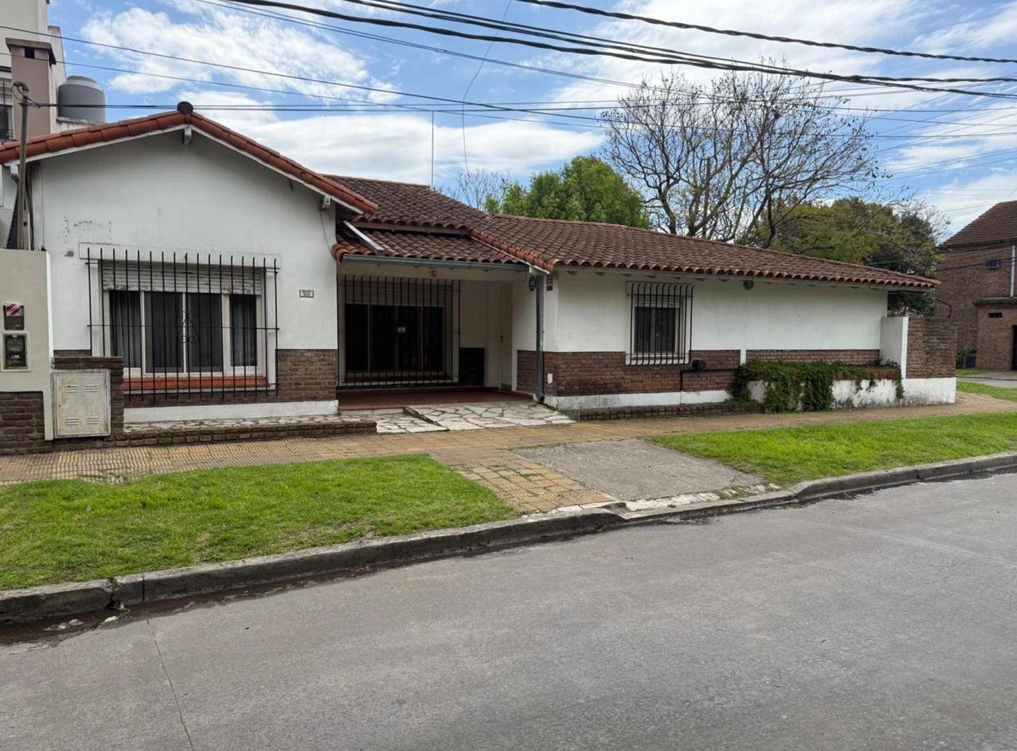 Foto de CASA 4 AMBIENTES EN CASTELAR NORTE, imagen 1