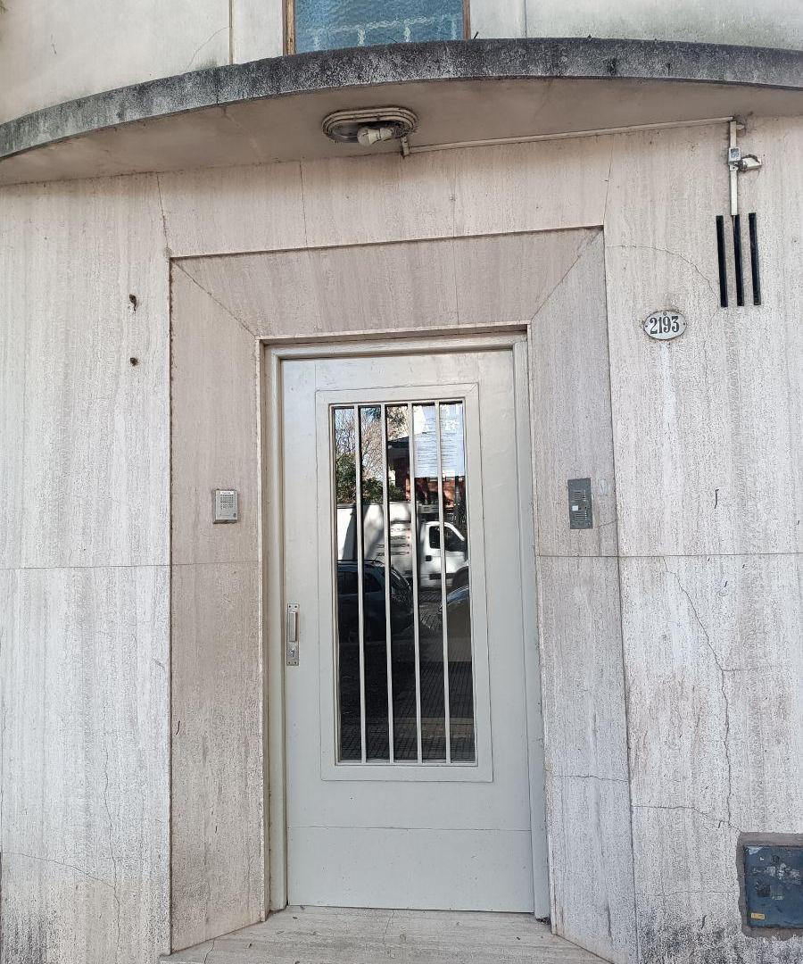 Foto de VENTA DEPARTAMENTO 3 AMB FRENTE BELGRANO R + DEPENDENCIA CON BALCON EN, imagen 2