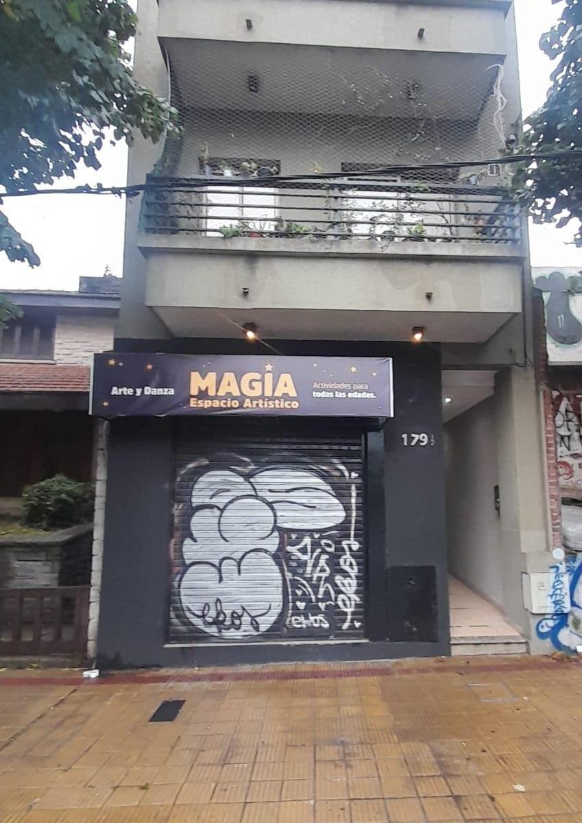 Venta de local comercial en Plaza Yrigoyen e/ 60 y Diag. 75 de La Plata.