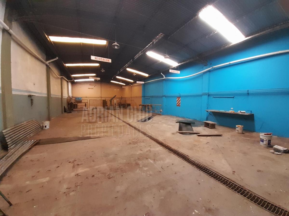 Venta de Galpón con Local Comercial en 68 E/ 117 y 118 de La Plata. 4