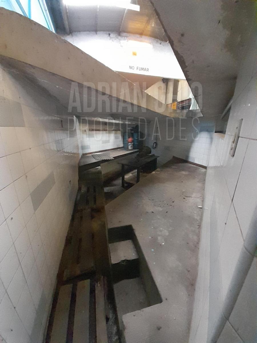 Venta de Galpón con Local Comercial en 68 E/ 117 y 118 de La Plata. 5