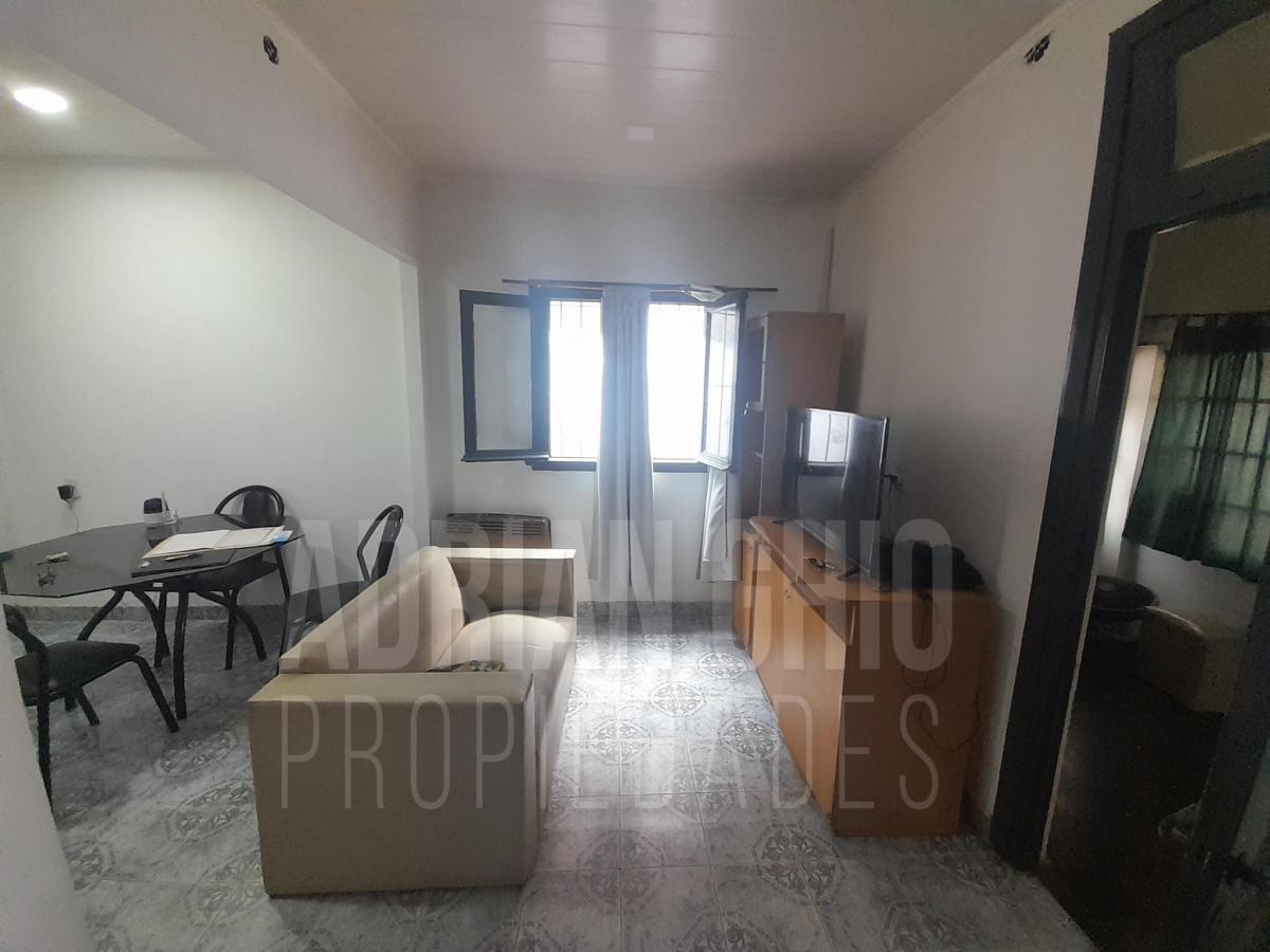 Casa en venta de 3 dormitorios, en calle 118 entre 67 y 68 de La Plata.