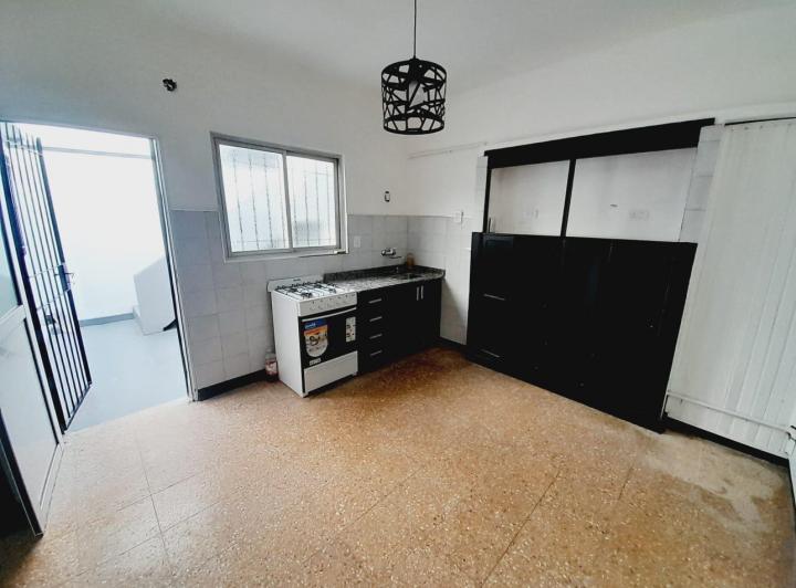 Alquiler de Departamento de 2 dormitorios en calle 67 e/ 118 y 119 de La Plata.  2