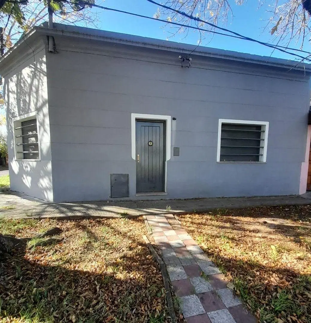 Casa en Alquiler de 2 dormitorios en calle 68 Esq. 119, de La Plata. 4