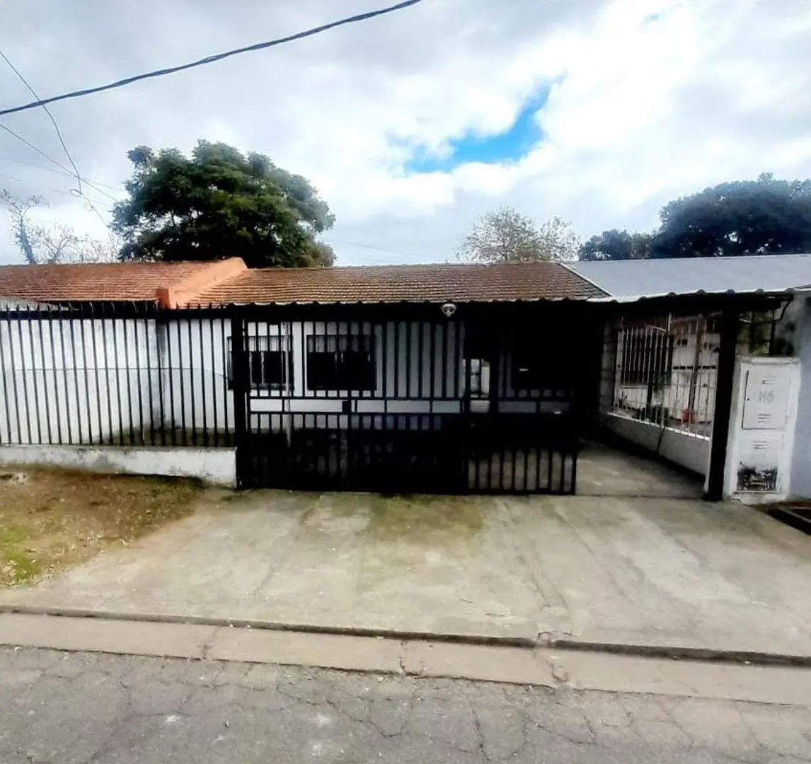 Casa en Venta de 3 dormitorios en calle 82 e/ 12 y 12 bis de La Plata. 1
