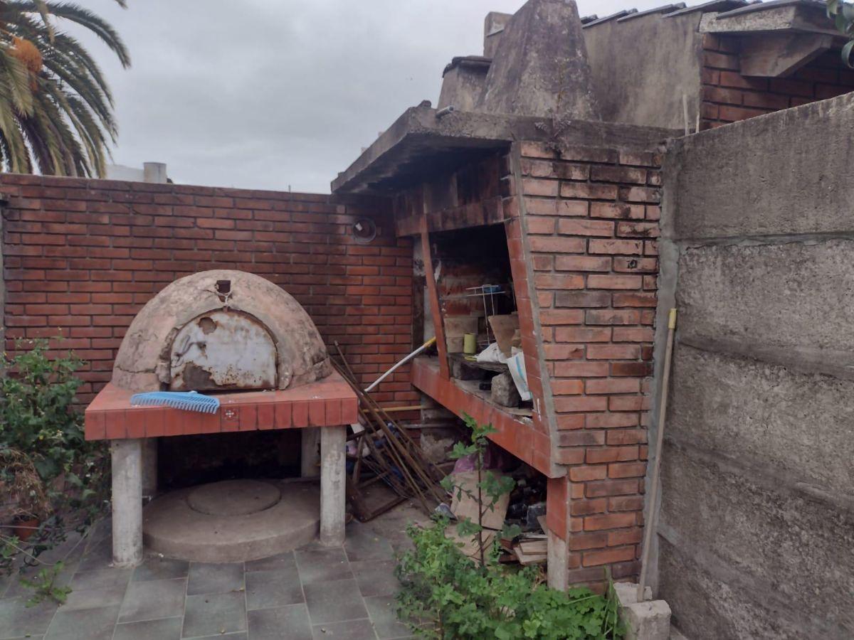 Foto de Casa en Venta mas departamento en block en calle 50 e/ 133 y 134 de La, imagen 2