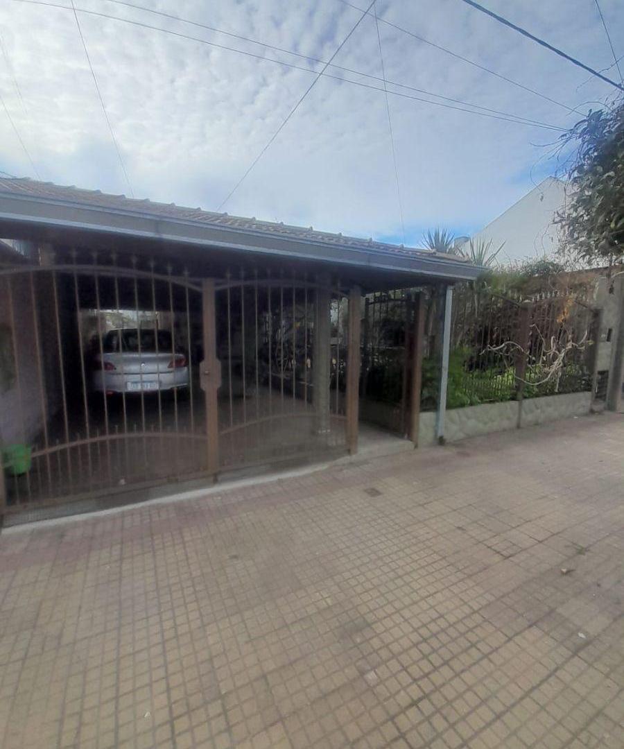 Foto de Casa en Venta de 3 dormitorios en calle 4 e/ 76 y 77 de La Plata., imagen 1