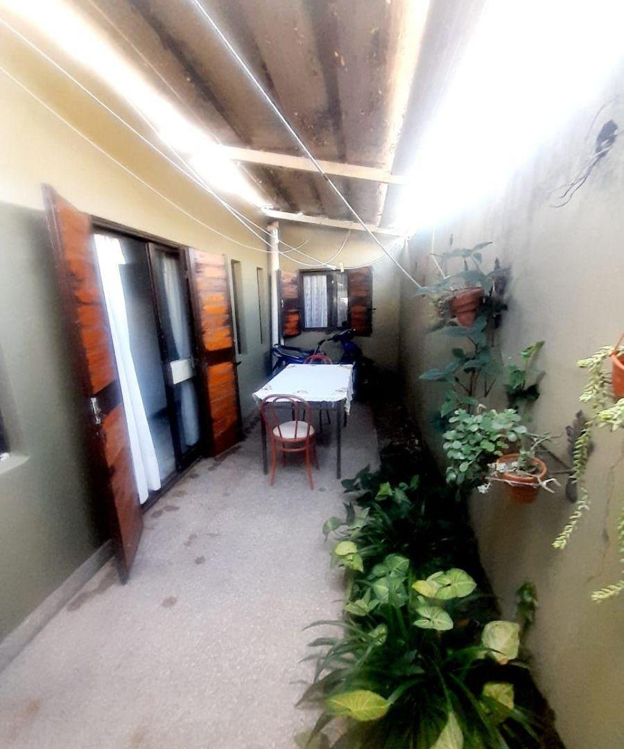 Foto de Casa en Venta de 3 dormitorios en calle 4 e/ 76 y 77 de La Plata., imagen 2