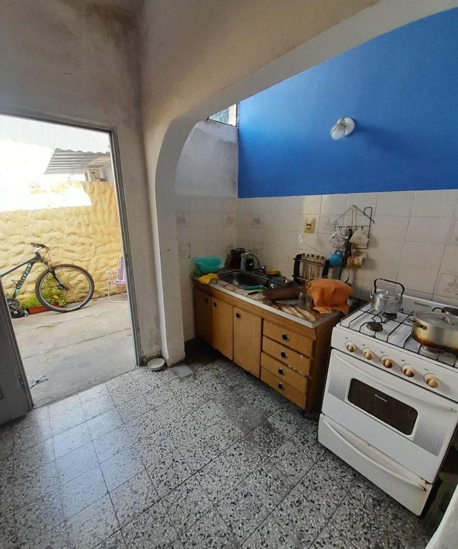 Foto de Venta de Lote en 68 entre 118 y 119, con 2 Deptos y una casa, imagen 2