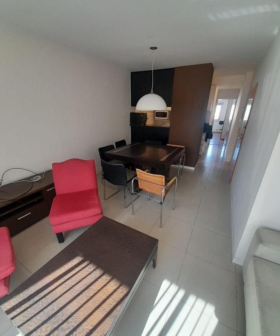 Foto de Alquiler de Departamento de 2 dormitorios y escritorio en calle 57 e/, imagen 2