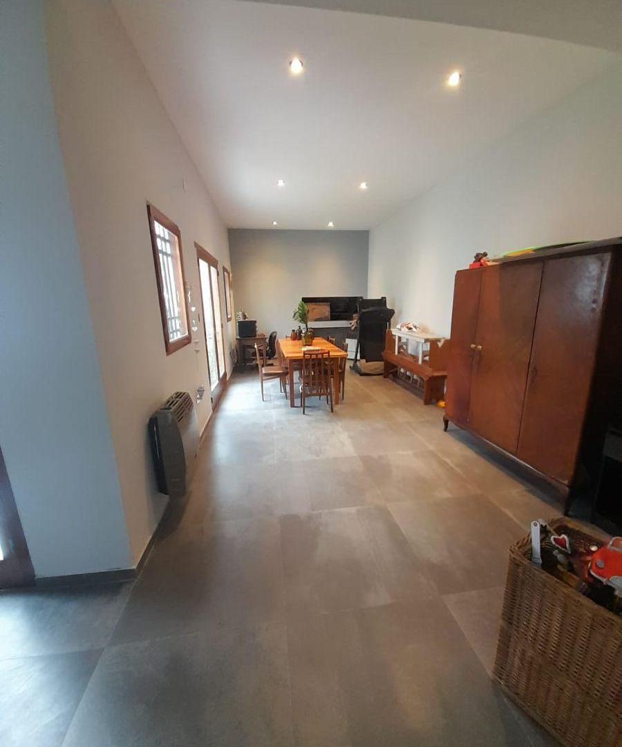 Foto de Casa en Venta de 3 dormitorios en calle 213 bis e/ 40 y 41 de La Plata., imagen 4