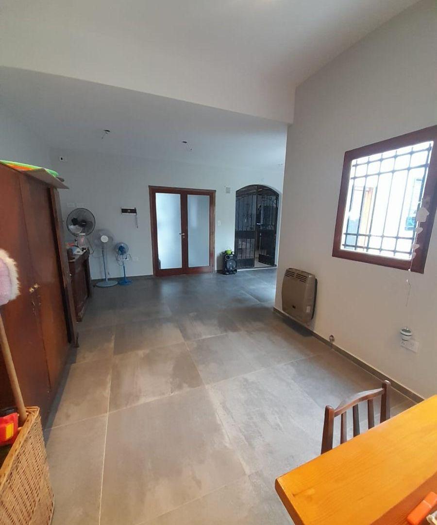 Foto de Casa en Venta de 3 dormitorios en calle 213 bis e/ 40 y 41 de La Plata., imagen 1