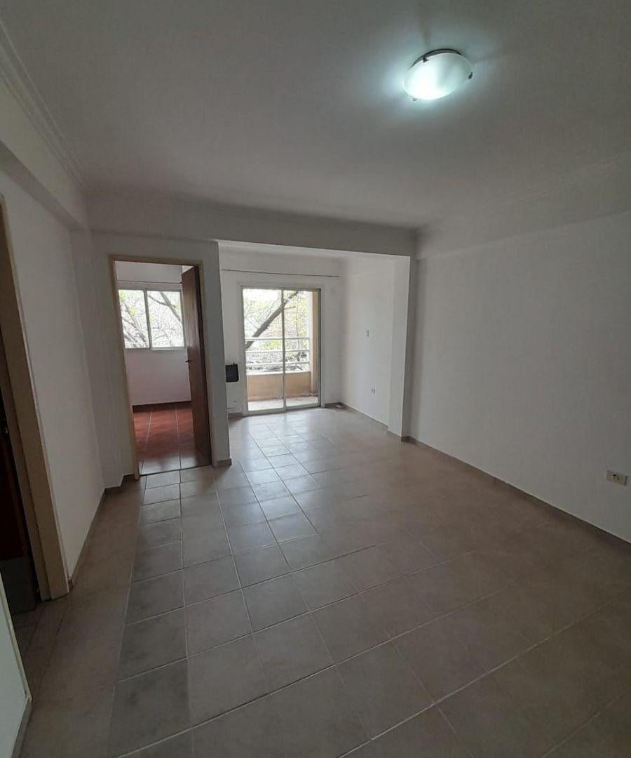 Foto de Alquiler de Departamento de 1 dormitorio en calle 61 e/ Diag. 79 y 1, imagen 2