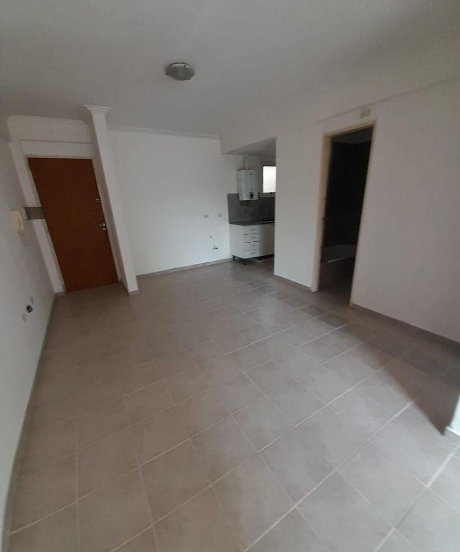 Foto de Alquiler de Departamento de 1 dormitorio en calle 61 e/ Diag. 79 y 1, imagen 5