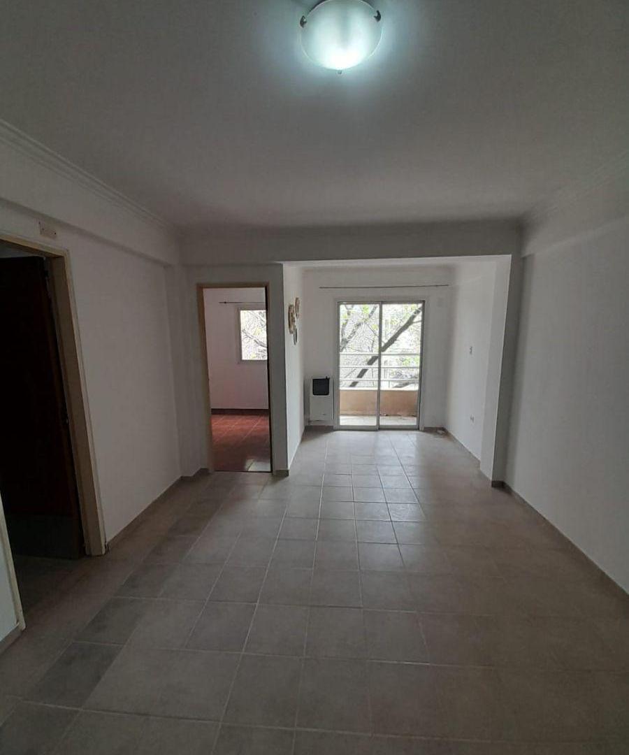 Foto de Alquiler de Departamento de 1 dormitorio en calle 61 e/ Diag. 79 y 1, imagen 3