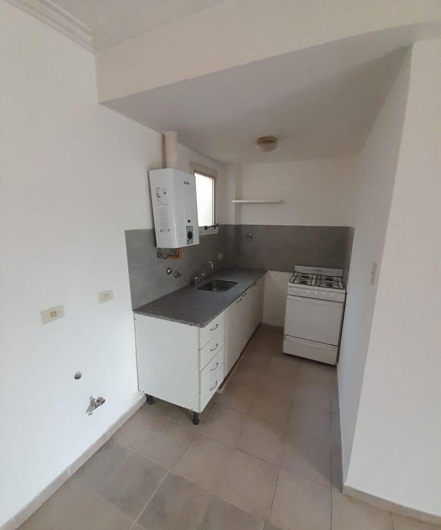 Foto de Alquiler de Departamento de 1 dormitorio en calle 61 e/ Diag. 79 y 1, imagen 4