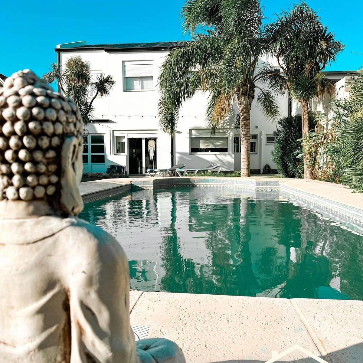 Venta Casa de 4 Dorm., Quincho y Pileta, Villa del Parque, Bahia Blanca 5