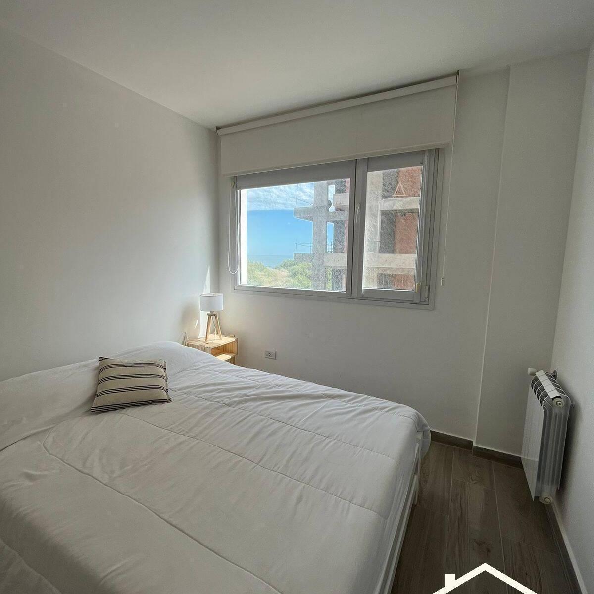 Departamento en Venta, en Monte Hermoso Tres Dorm. Av Costanera 664 4