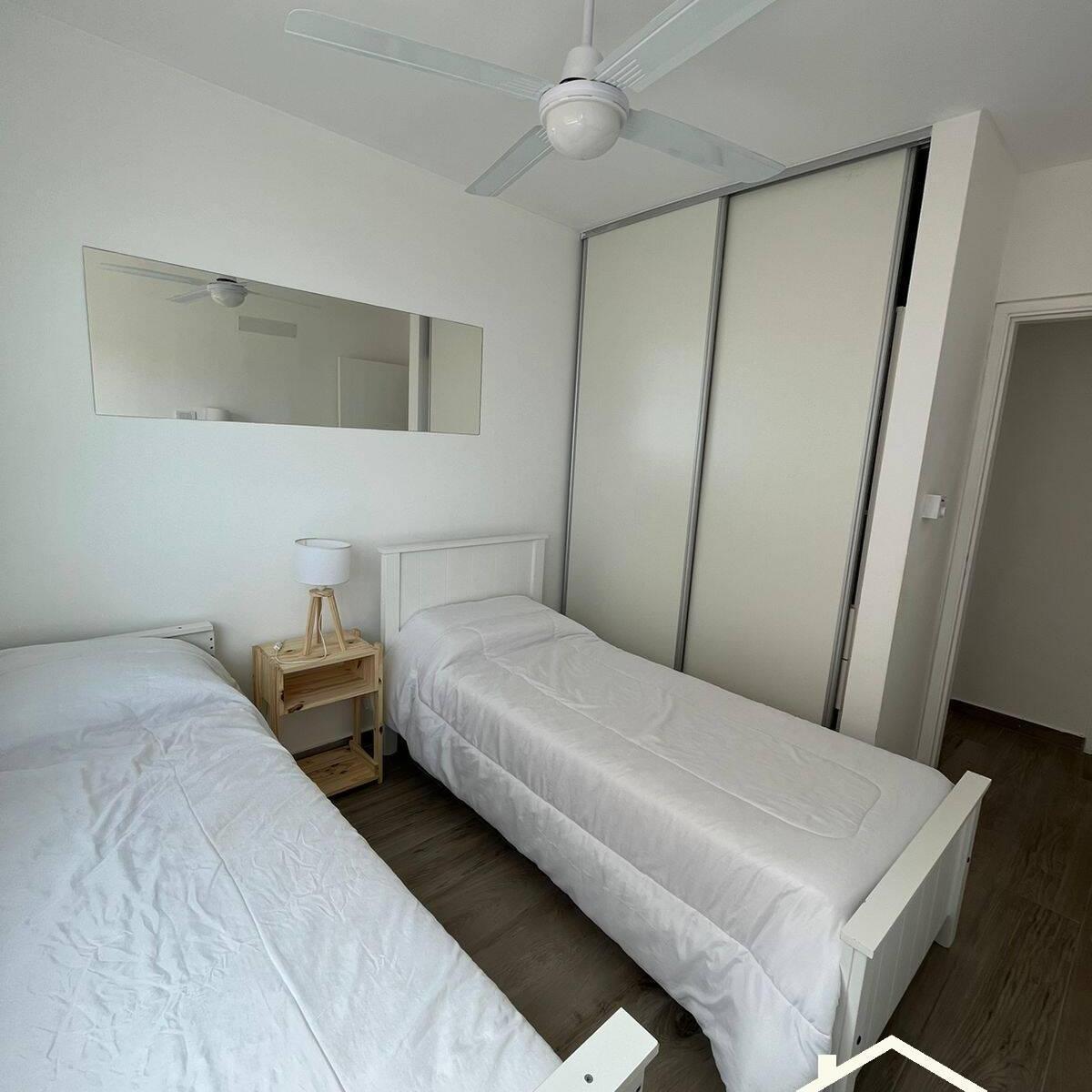 Departamento en Venta, en Monte Hermoso Tres Dorm. Av Costanera 664 5
