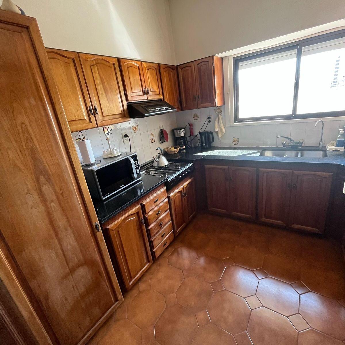 Venta Departamento de 3 Dorm., Moreno 19 4