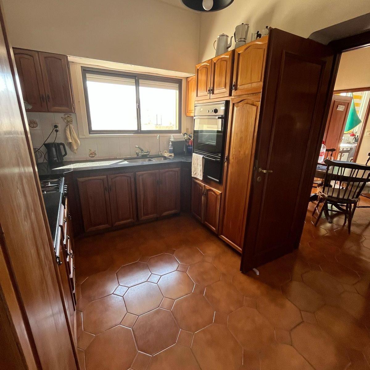 Venta Departamento de 3 Dorm., Moreno 19 2