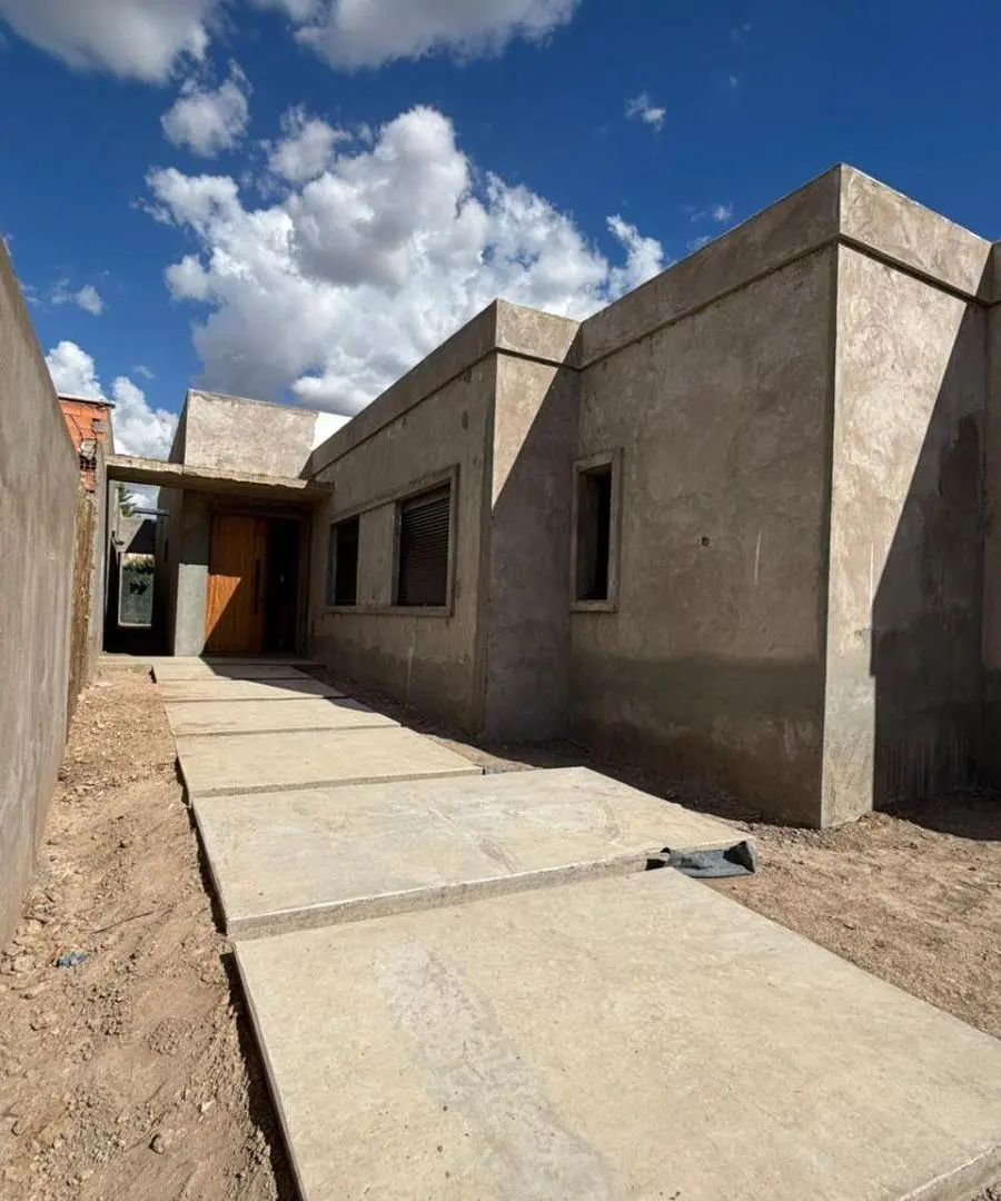 ENTA CASA DE 3 DORMITORIOS EN CALLE LAS HERAS 4173 BAHIA BLANCA 2