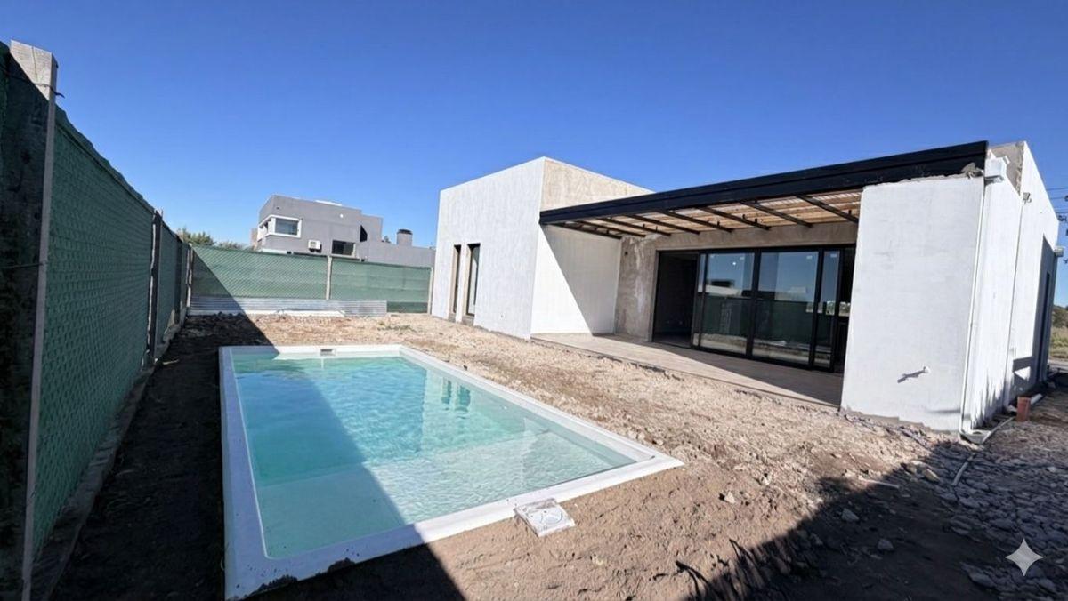 VENTA CASA A ESTRENAR EN BARRIO LAS CAÑITAS BAHIA BLANCA